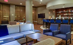 Courtyard by Marriott Republic Airport Long Island Farmingdale